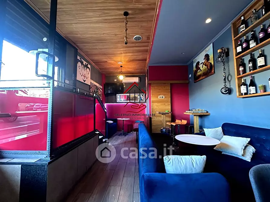 Immagine 27 di Attività commerciale in vendita  in Via della Magliana a Roma