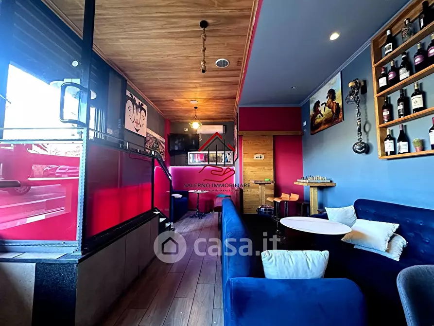 Immagine 3 di Attività commerciale in vendita  in Via della Magliana a Roma