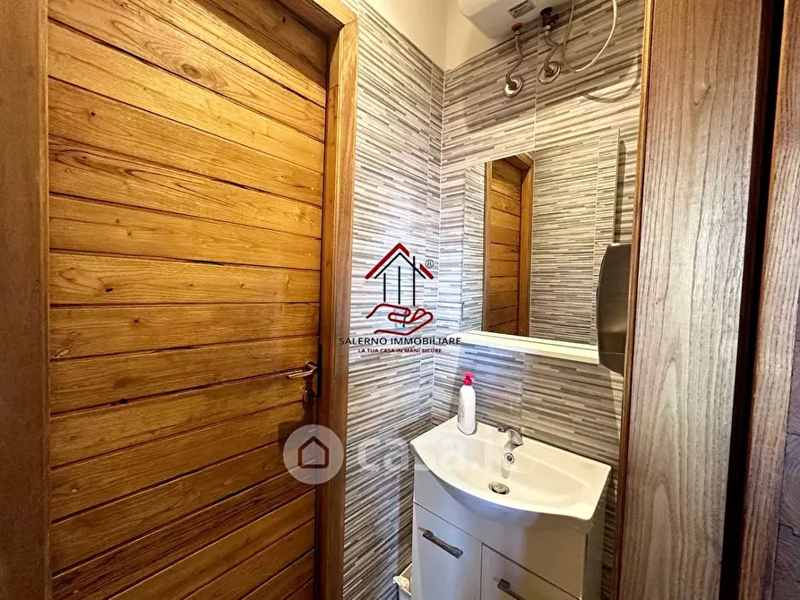 Immagine 32 di Attività commerciale in vendita  in Via della Magliana a Roma