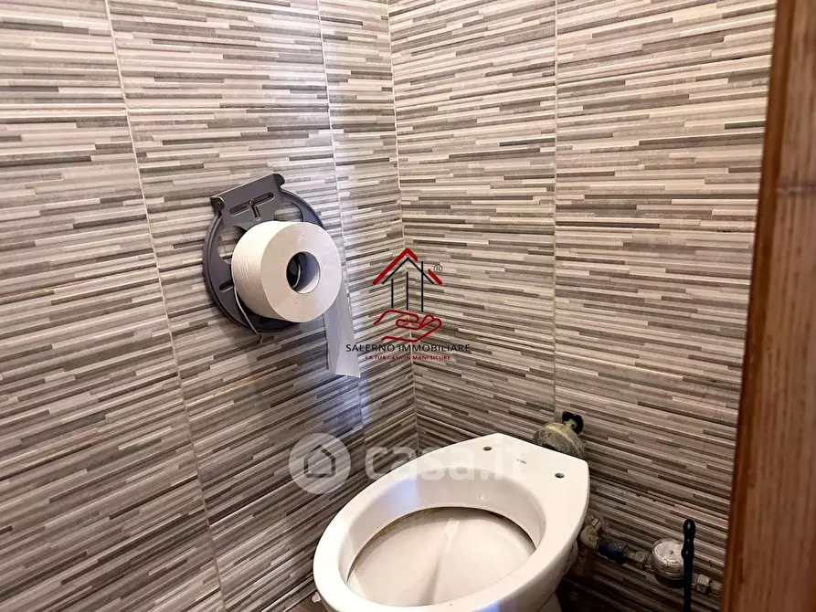 Immagine 35 di Attività commerciale in vendita  in Via della Magliana a Roma