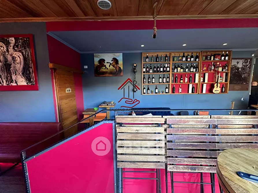 Immagine 4 di Attività commerciale in vendita  in Via della Magliana a Roma