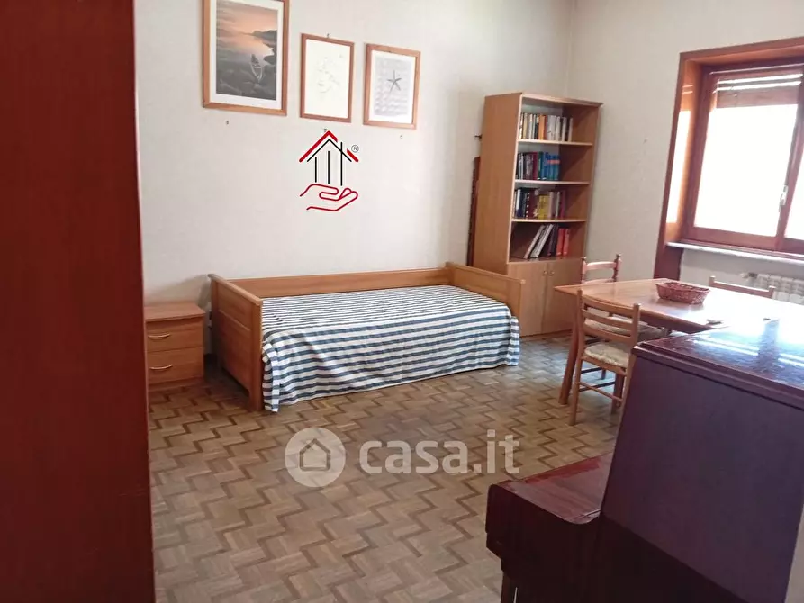 Immagine 1 di Appartamento in vendita  in Via delle Nereidi 36 a Roma