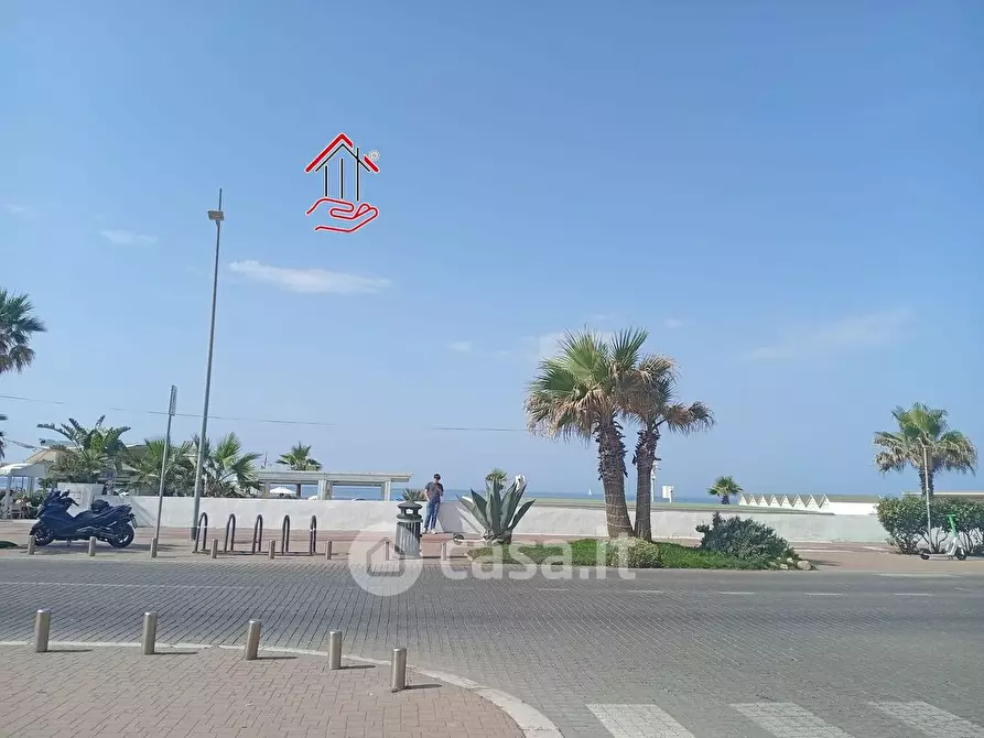 Immagine 12 di Appartamento in vendita  in Via delle Nereidi 36 a Roma