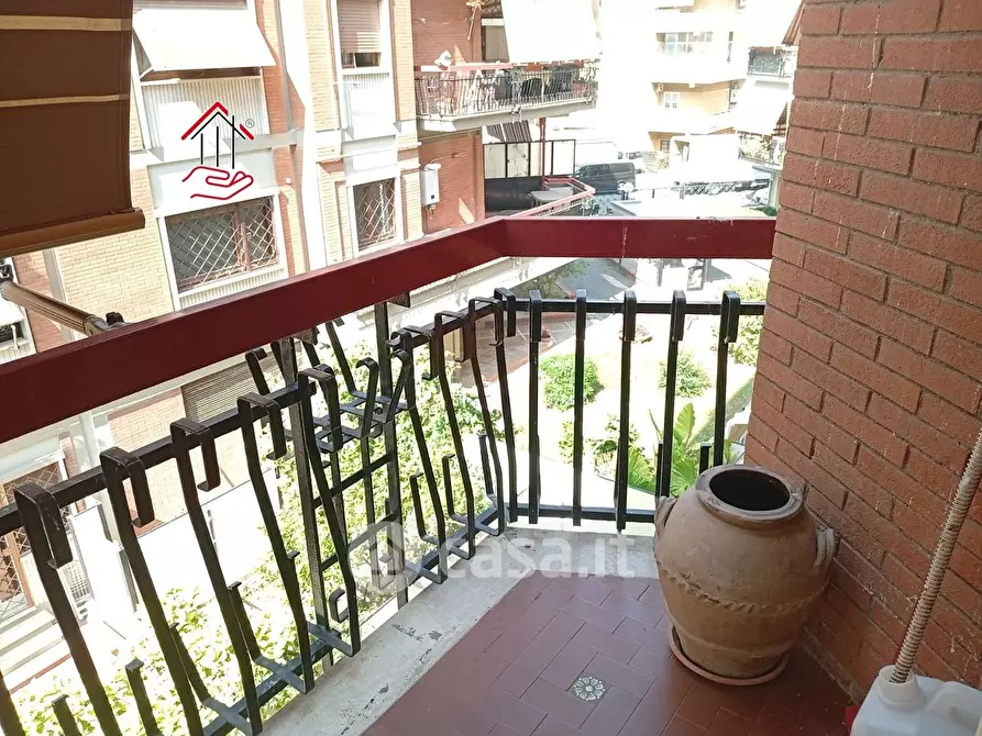 Immagine 21 di Appartamento in vendita  in Via delle Nereidi 36 a Roma