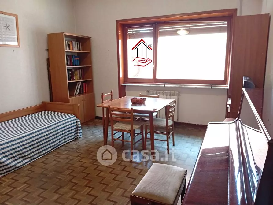 Immagine 5 di Appartamento in vendita  in Via delle Nereidi 36 a Roma