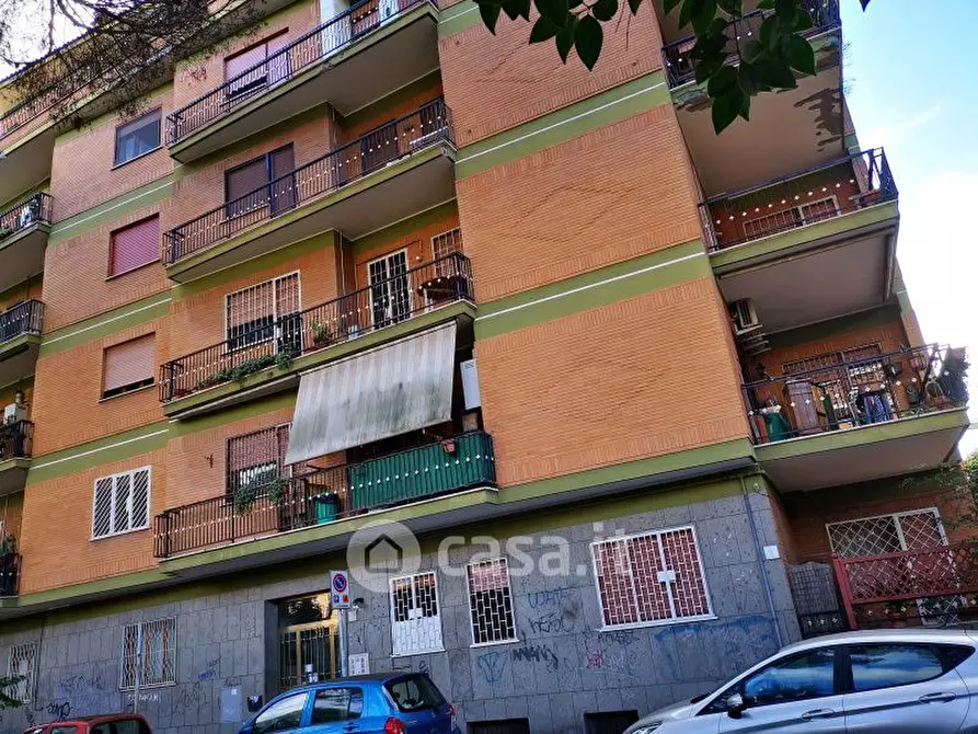 Immagine 1 di Appartamento in vendita  in Via Adolfo Gregoretti a Roma