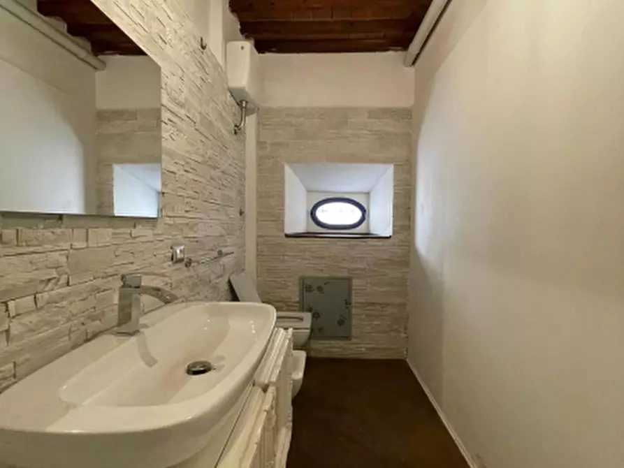 Immagine 33 di Appartamento in vendita  in scali manzoni 31 31 a Livorno