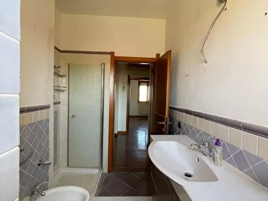 Immagine 15 di Appartamento in vendita  a Livorno