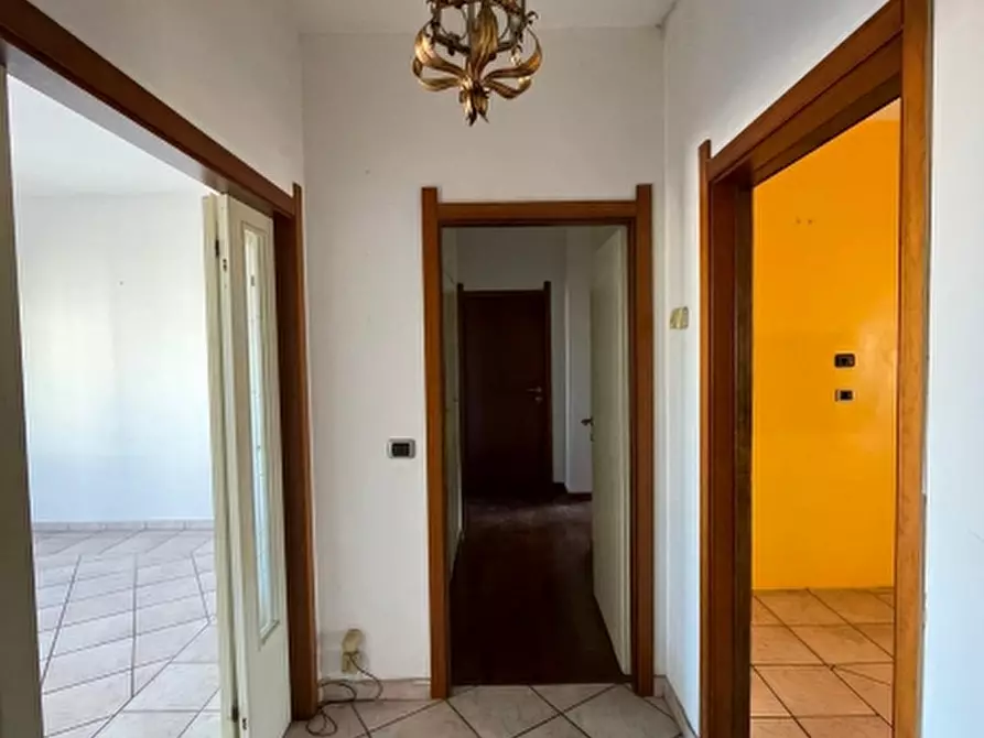 Immagine 18 di Appartamento in vendita  a Livorno