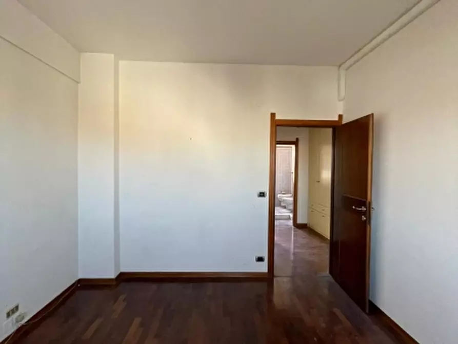 Immagine 21 di Appartamento in vendita  a Livorno