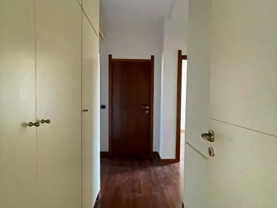 Immagine 12 di Appartamento in vendita  a Livorno