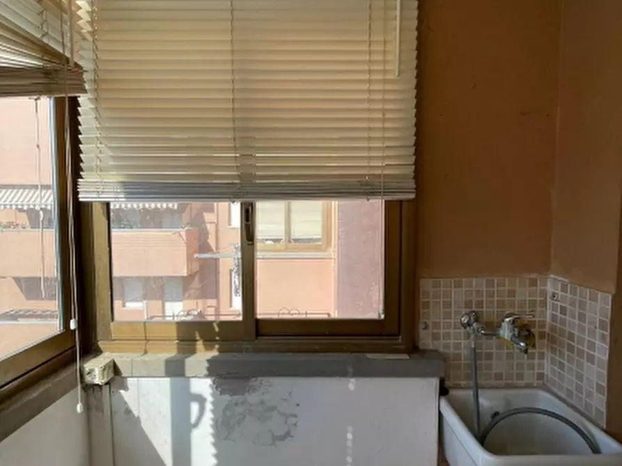 Immagine 8 di Appartamento in vendita  a Livorno