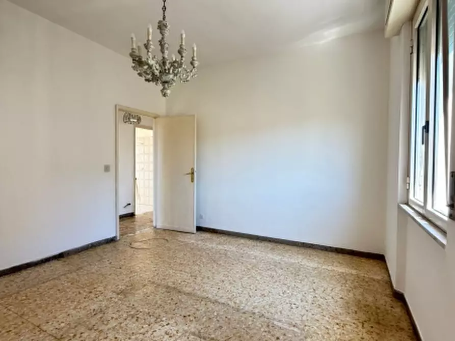 Immagine 13 di Appartamento in vendita  a Livorno