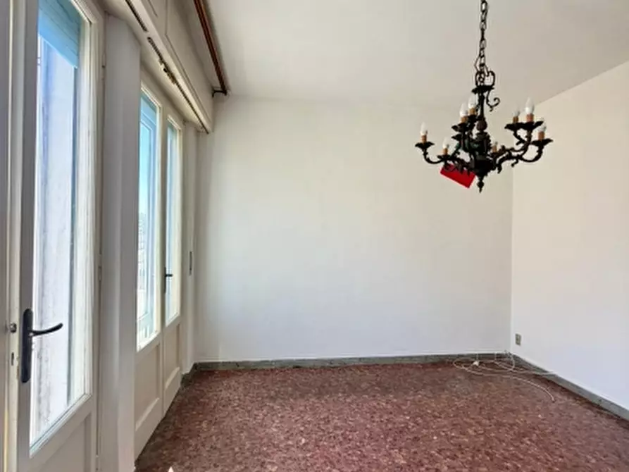 Immagine 19 di Appartamento in vendita  a Livorno