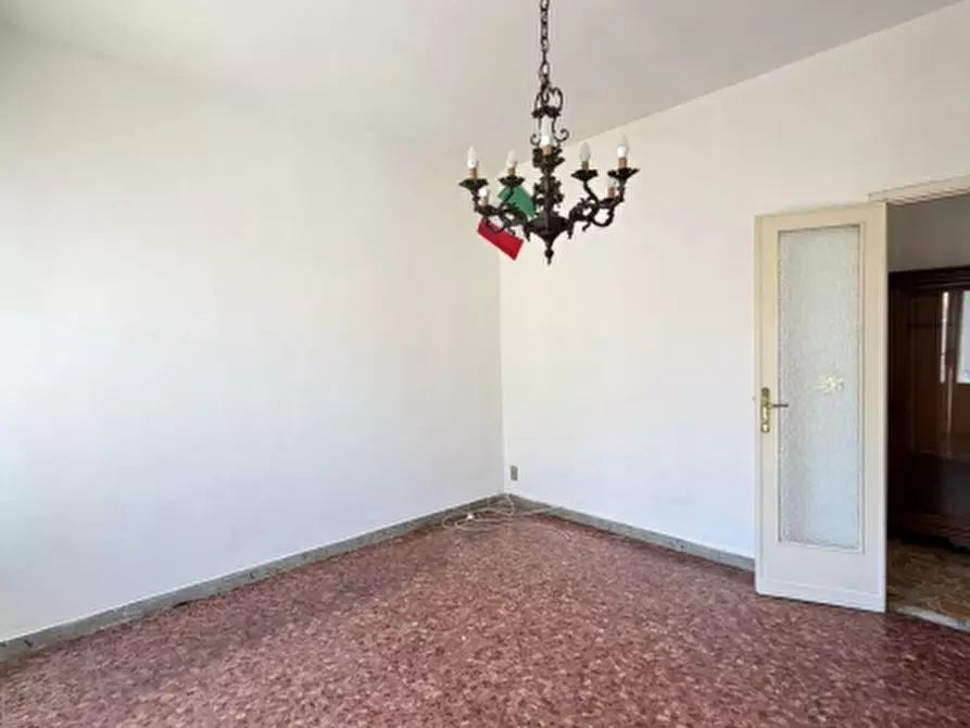 Immagine 21 di Appartamento in vendita  a Livorno