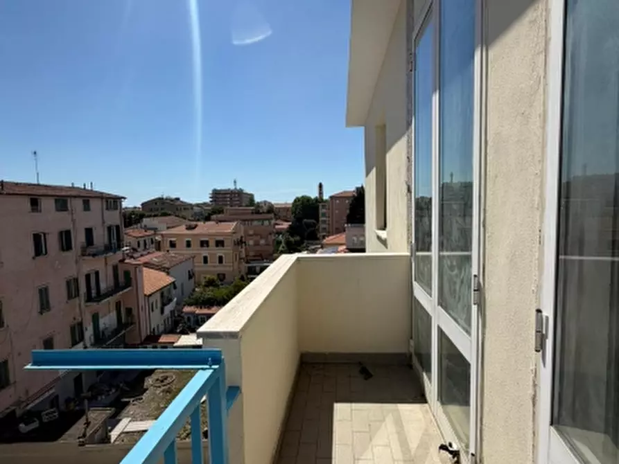 Immagine 5 di Appartamento in vendita  a Livorno