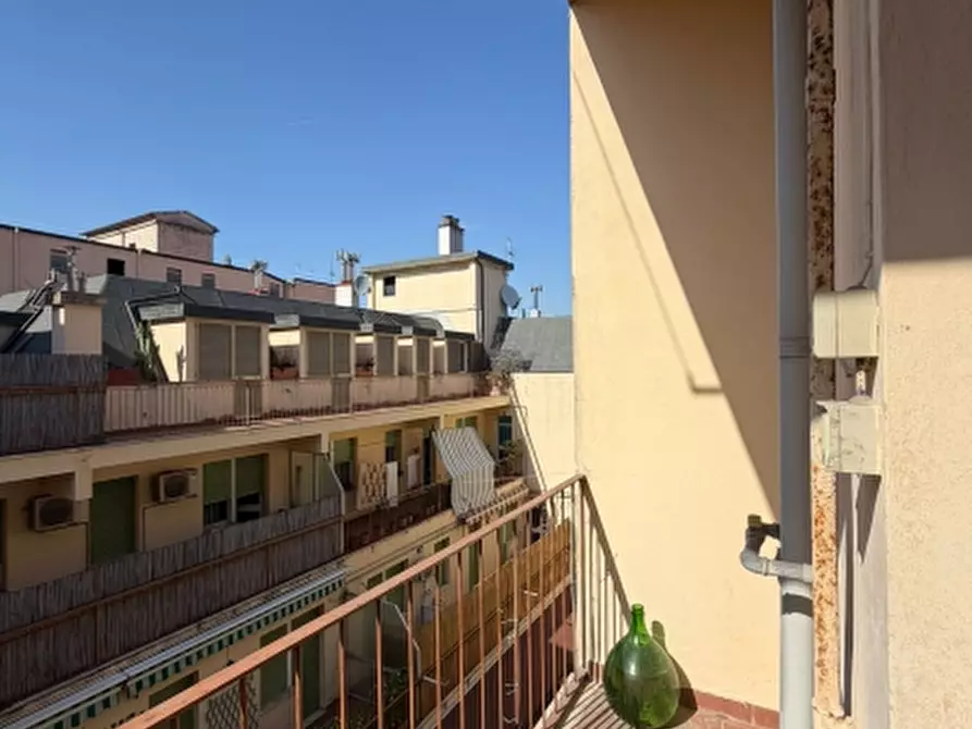 Immagine 11 di Appartamento in vendita  in Scali del Pesce 15 a Livorno