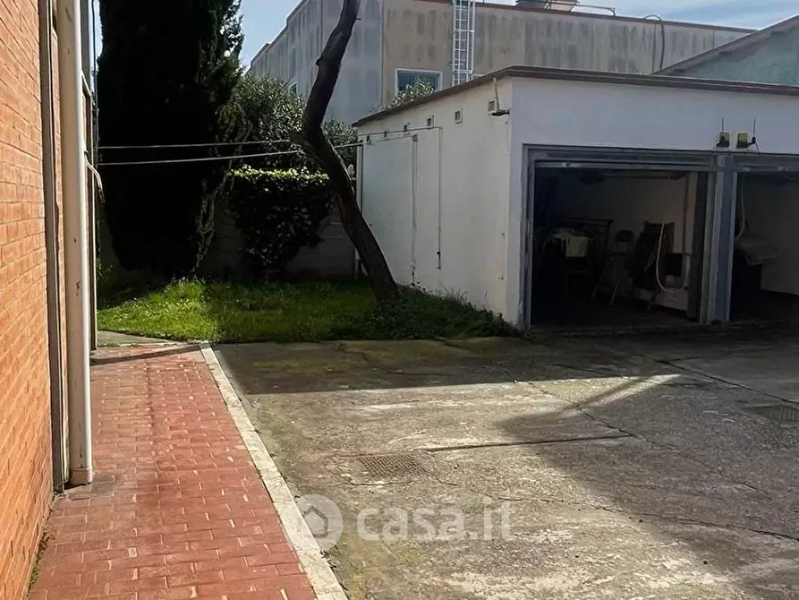 Immagine 16 di Capannone industriale in vendita  in Via Niccolò Paganini a Livorno