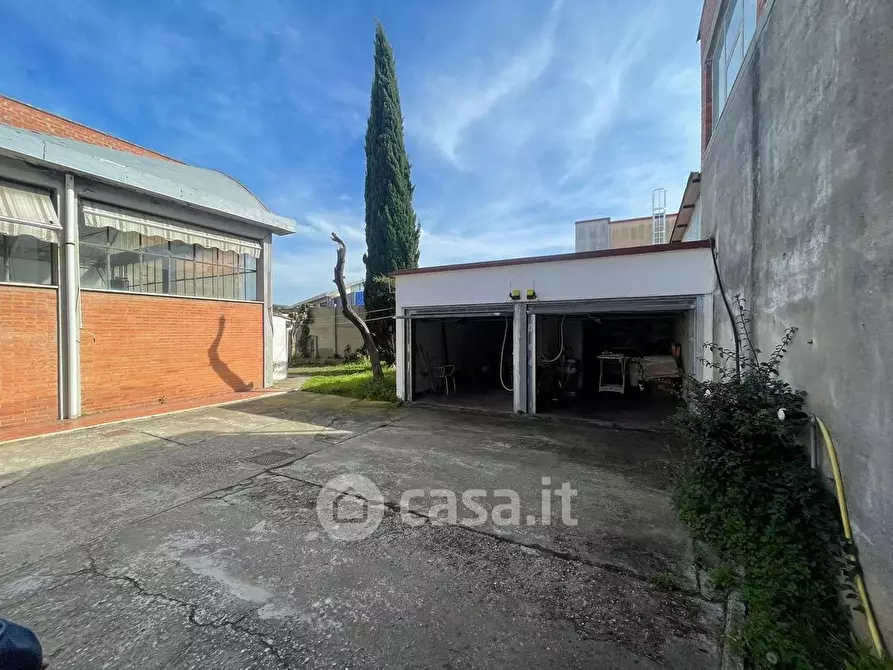 Immagine 3 di Capannone industriale in vendita  in Via Niccolò Paganini a Livorno