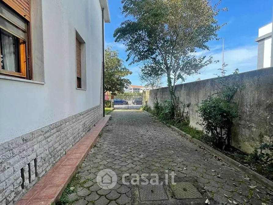 Immagine 4 di Capannone industriale in vendita  in Via Niccolò Paganini a Livorno