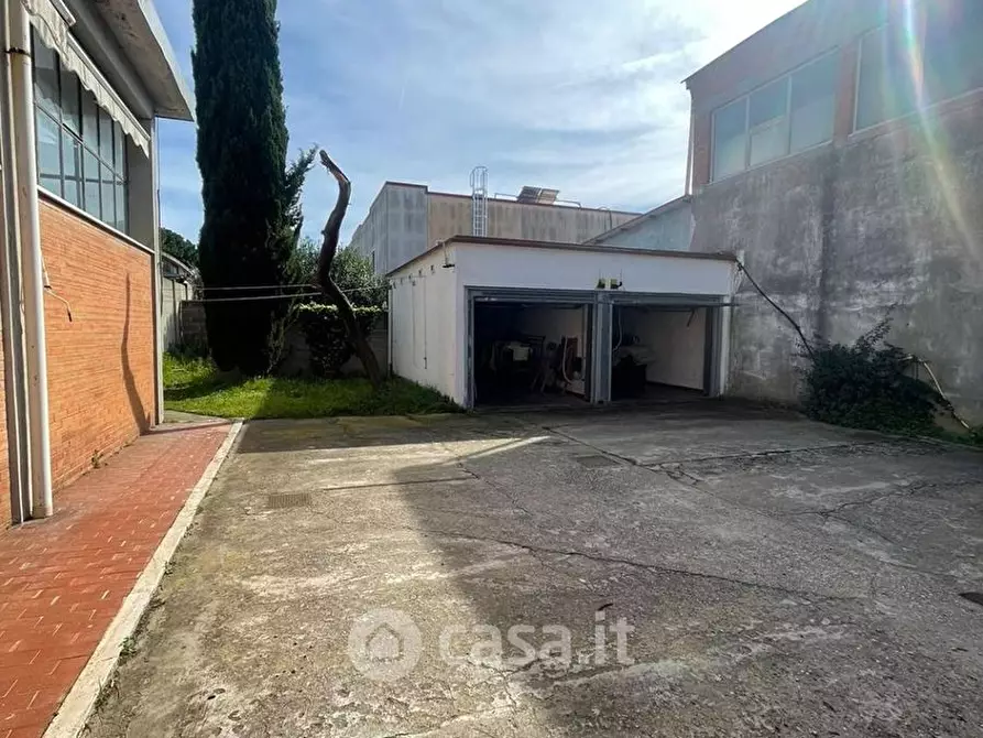 Immagine 5 di Capannone industriale in vendita  in Via Niccolò Paganini a Livorno
