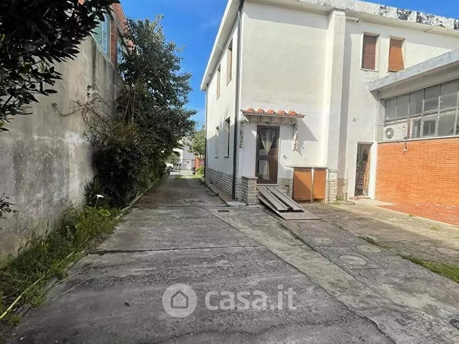 Immagine 7 di Capannone industriale in vendita  in Via Niccolò Paganini a Livorno