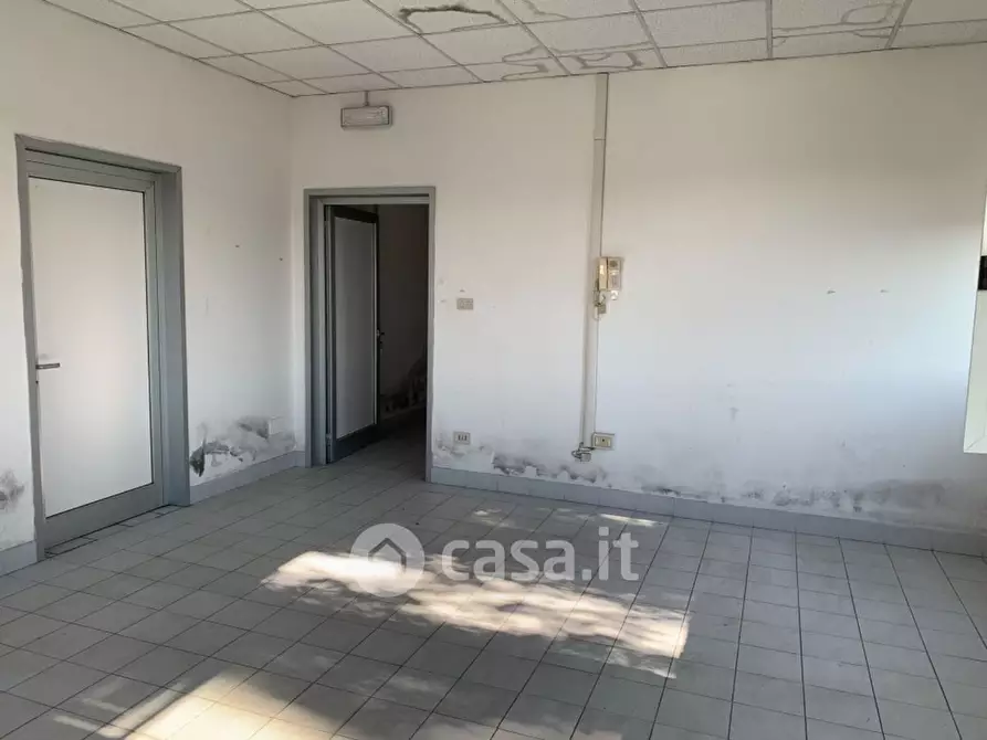 Immagine 5 di Capannone industriale in vendita  in Via degli Arrotini a Livorno