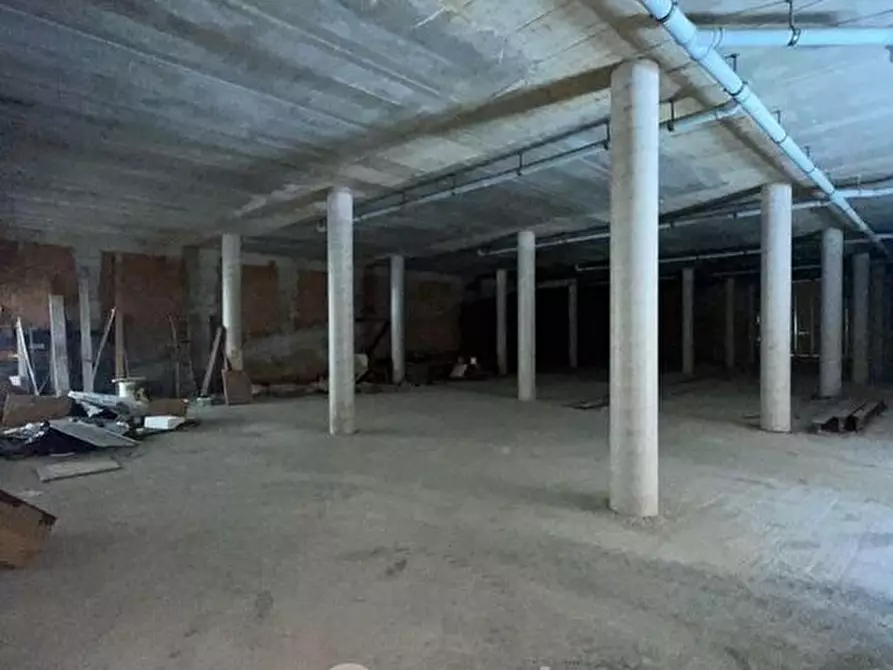 Immagine 1 di Attività commerciale in vendita  in Via Roma 11 a Livorno