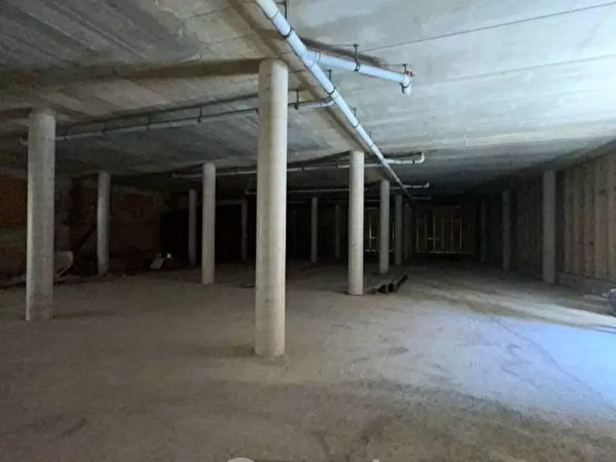 Immagine 2 di Attività commerciale in vendita  in Via Roma 11 a Livorno