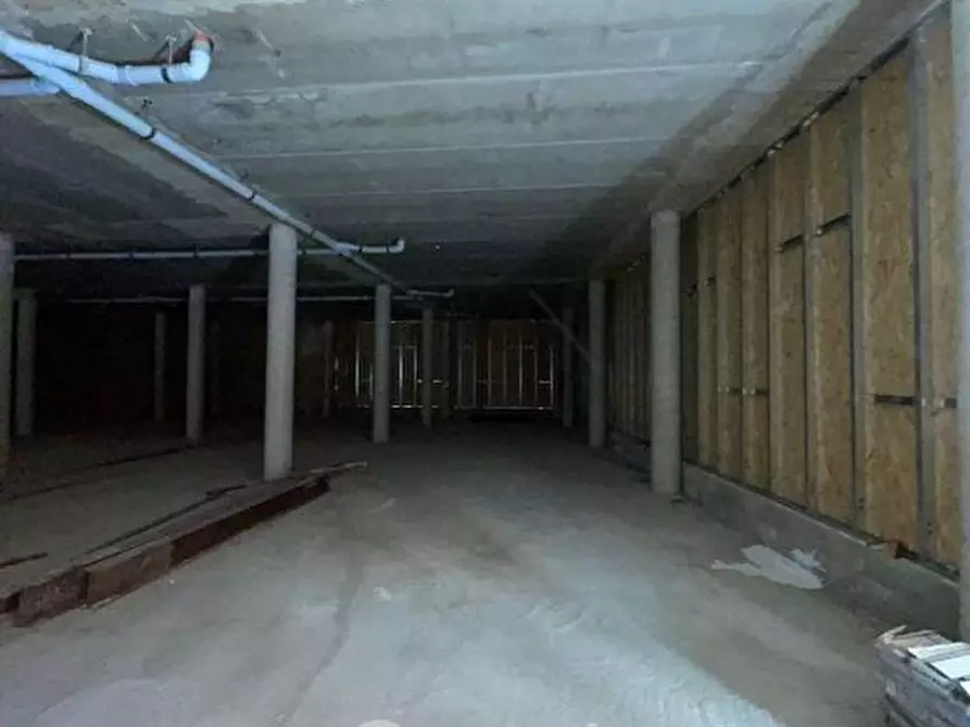 Immagine 4 di Attività commerciale in vendita  in Via Roma 11 a Livorno