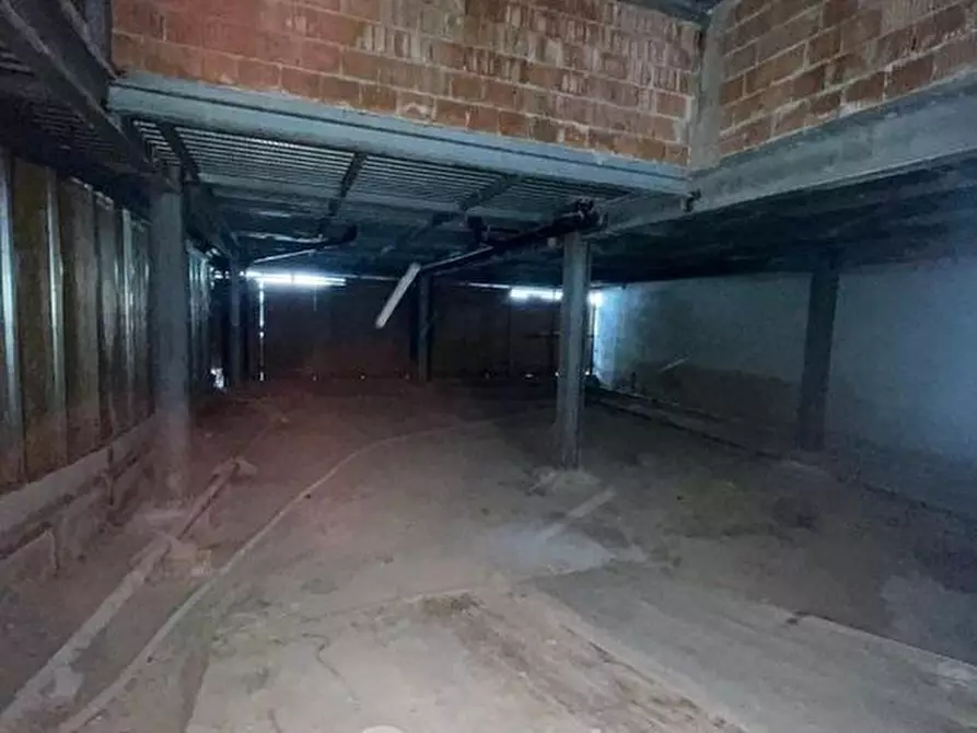 Immagine 8 di Attività commerciale in vendita  in Via Roma 11 a Livorno