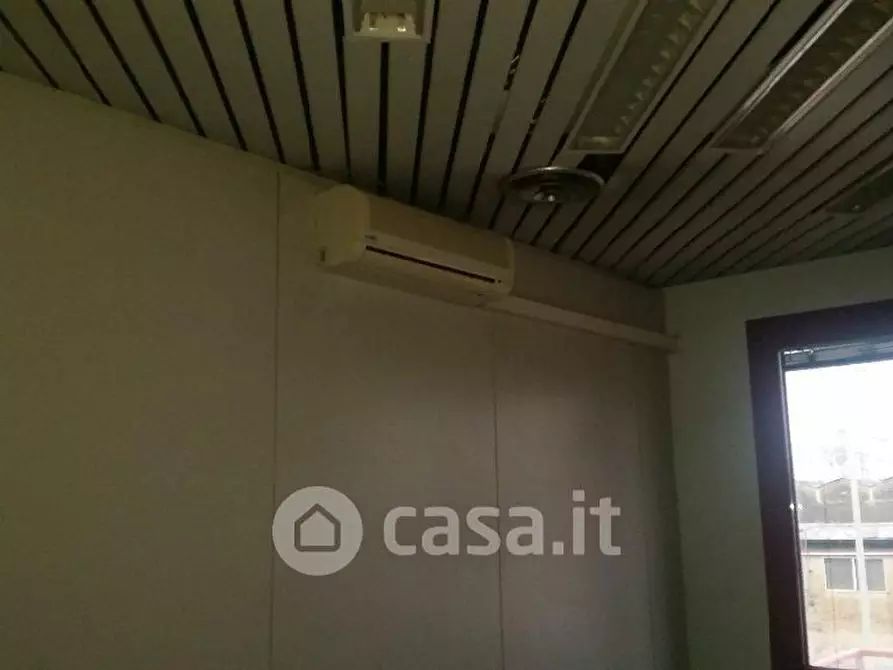 Immagine 20 di Ufficio in vendita  a Livorno