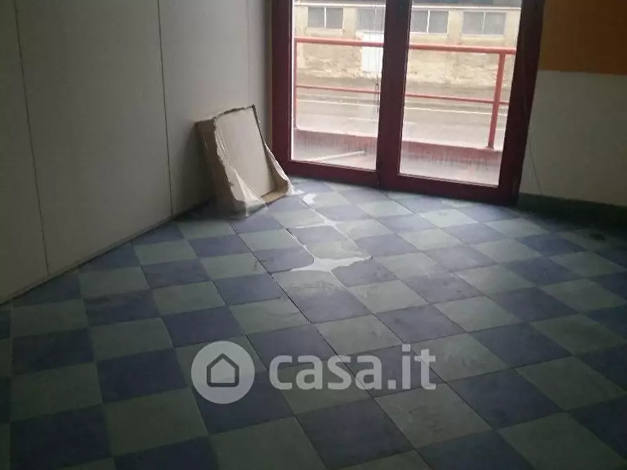 Immagine 3 di Ufficio in vendita  a Livorno