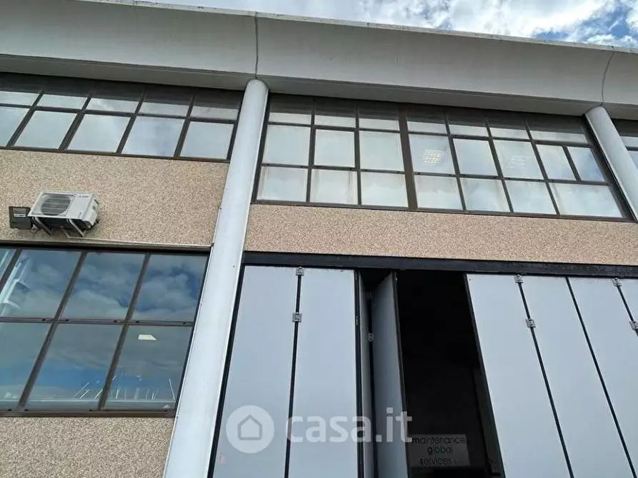 Immagine 1 di Capannone industriale in vendita  in Via Dell'Artigianato a Collesalvetti