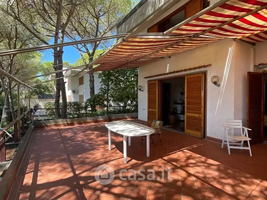 Immagine 10 di Villa in vendita  in Via del Glicine a Livorno