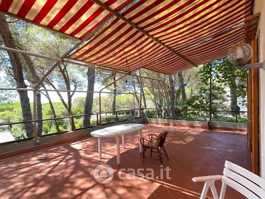 Immagine 11 di Villa in vendita  in Via del Glicine a Livorno