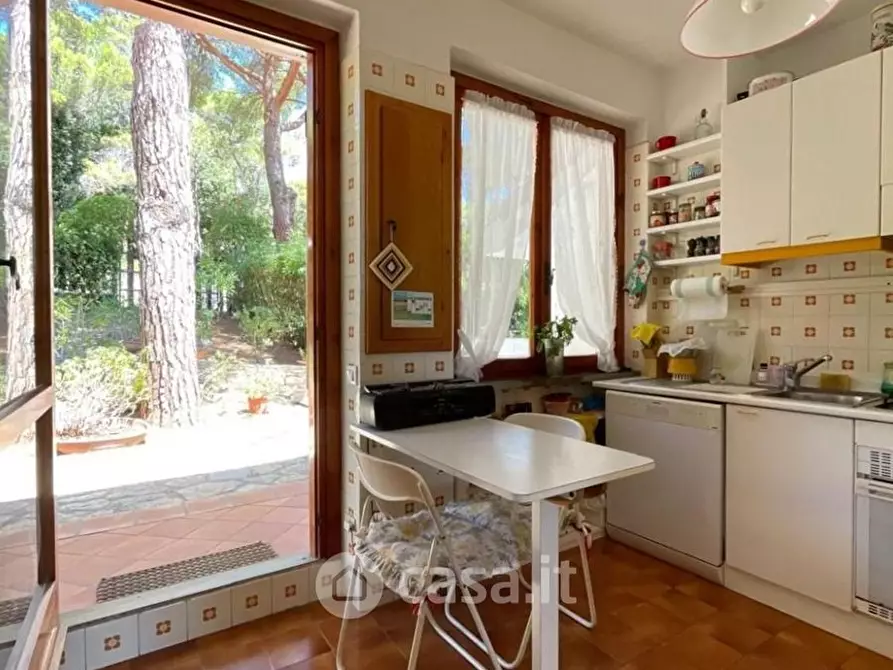 Immagine 15 di Villa in vendita  in Via del Glicine a Livorno