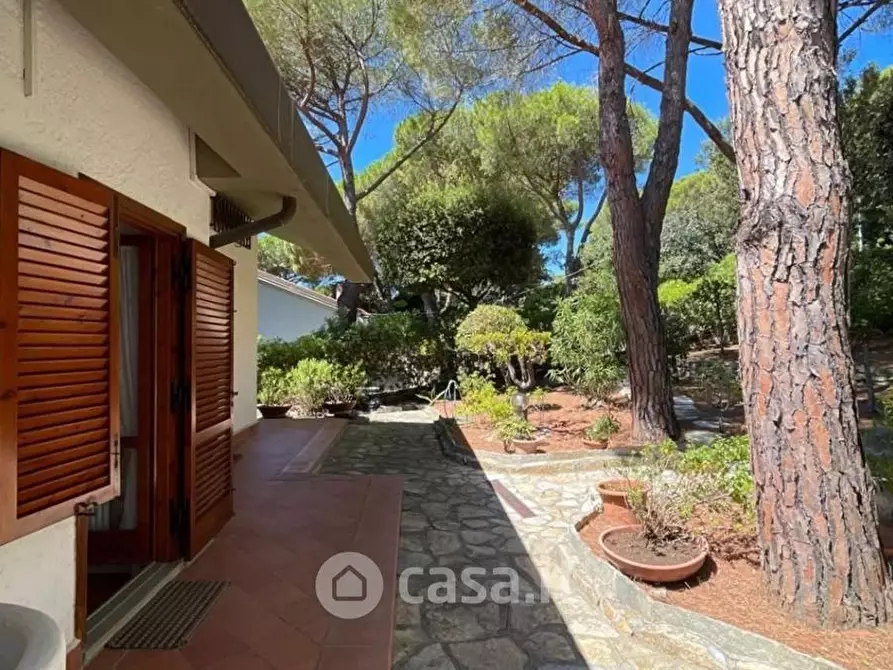 Immagine 16 di Villa in vendita  in Via del Glicine a Livorno