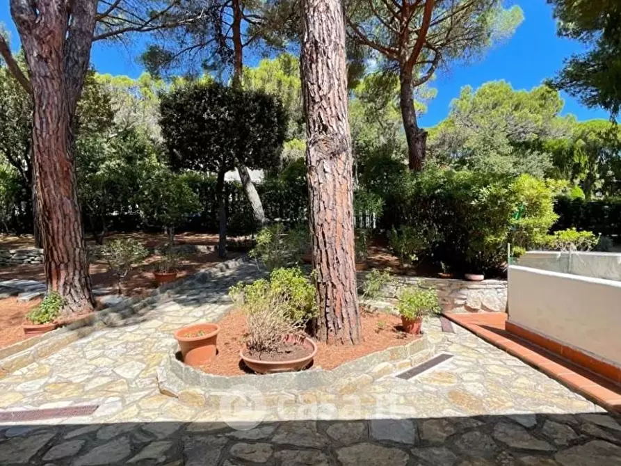 Immagine 18 di Villa in vendita  in Via del Glicine a Livorno