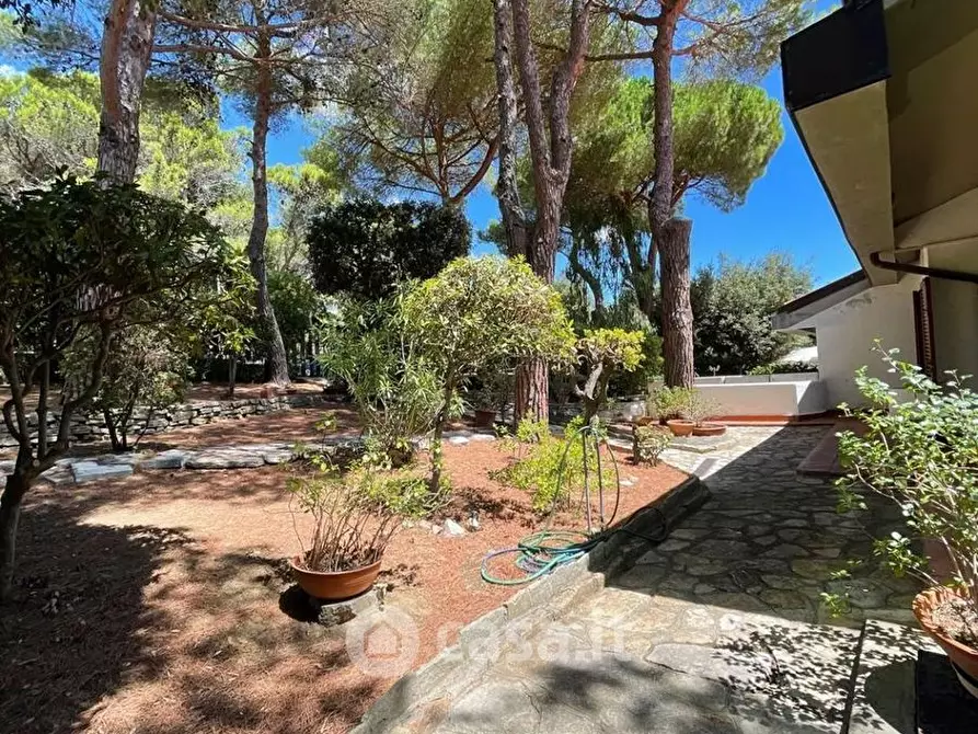 Immagine 19 di Villa in vendita  in Via del Glicine a Livorno