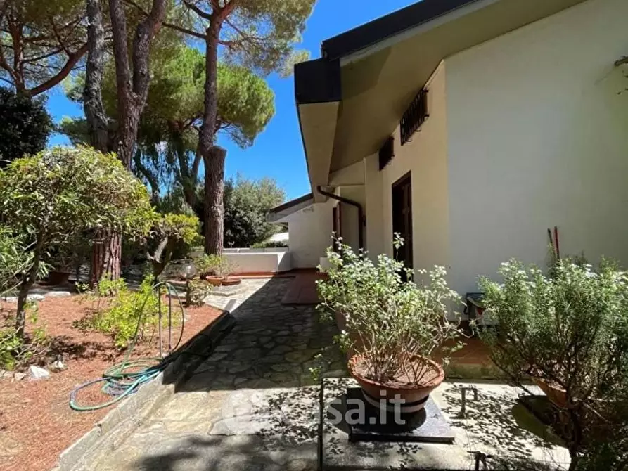 Immagine 20 di Villa in vendita  in Via del Glicine a Livorno