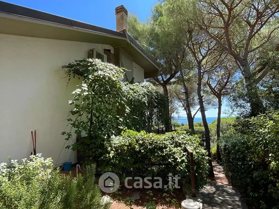 Immagine 3 di Villa in vendita  in Via del Glicine a Livorno