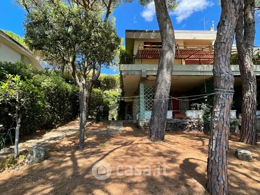 Immagine 40 di Villa in vendita  in Via del Glicine a Livorno