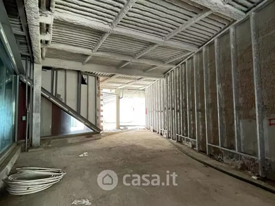 Immagine 3 di Cantina in affitto  in Via Roma 3 b a Livorno