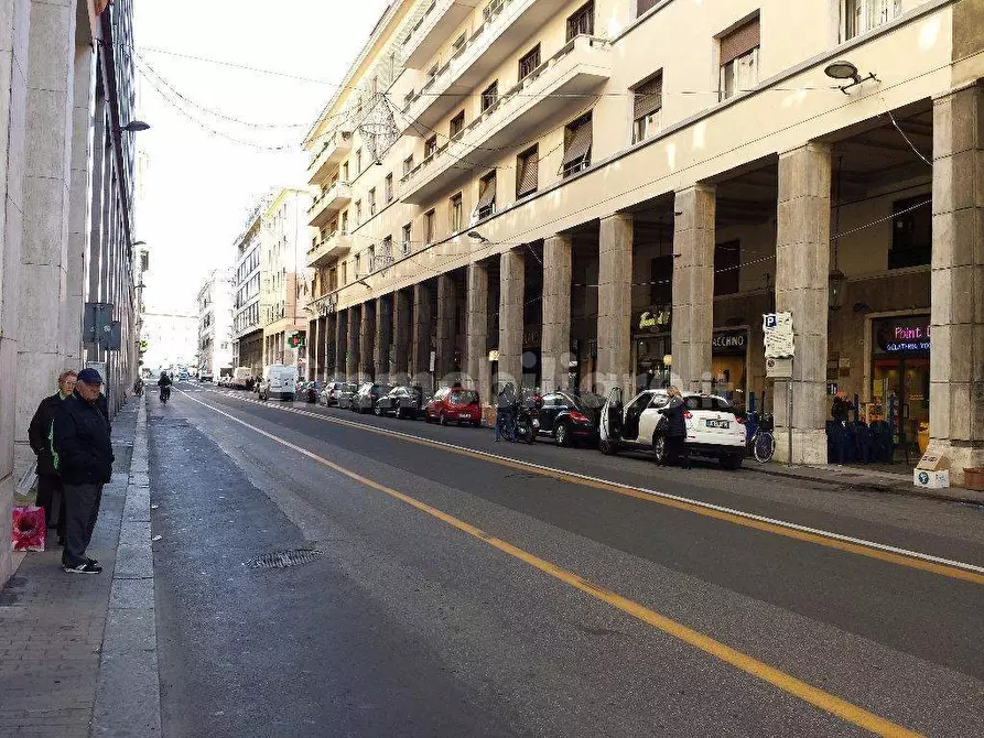 Immagine 4 di Negozio in affitto  in Via Grande 73 a Livorno