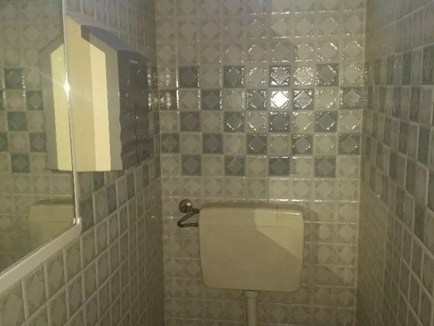 Immagine 17 di Ufficio in vendita  in Via Guido Donegani a Livorno