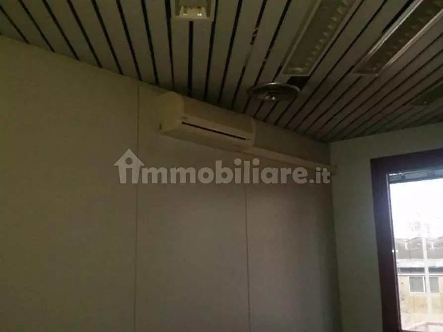 Immagine 20 di Ufficio in vendita  in Via Guido Donegani a Livorno
