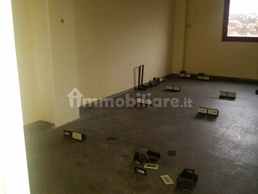Immagine 7 di Ufficio in vendita  in Via Guido Donegani a Livorno