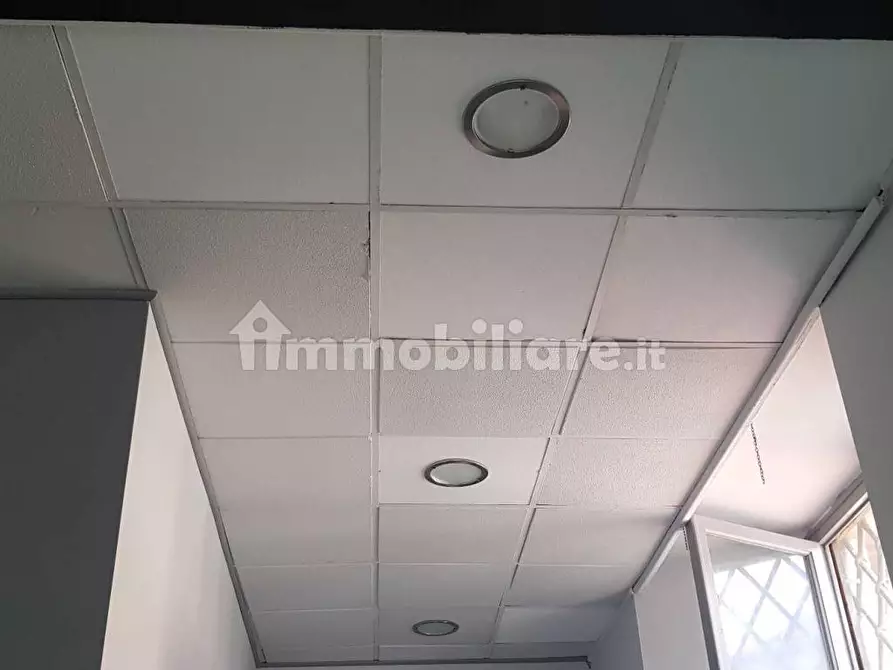 Immagine 2 di Negozio in vendita  in Via San Marco 13 a Livorno