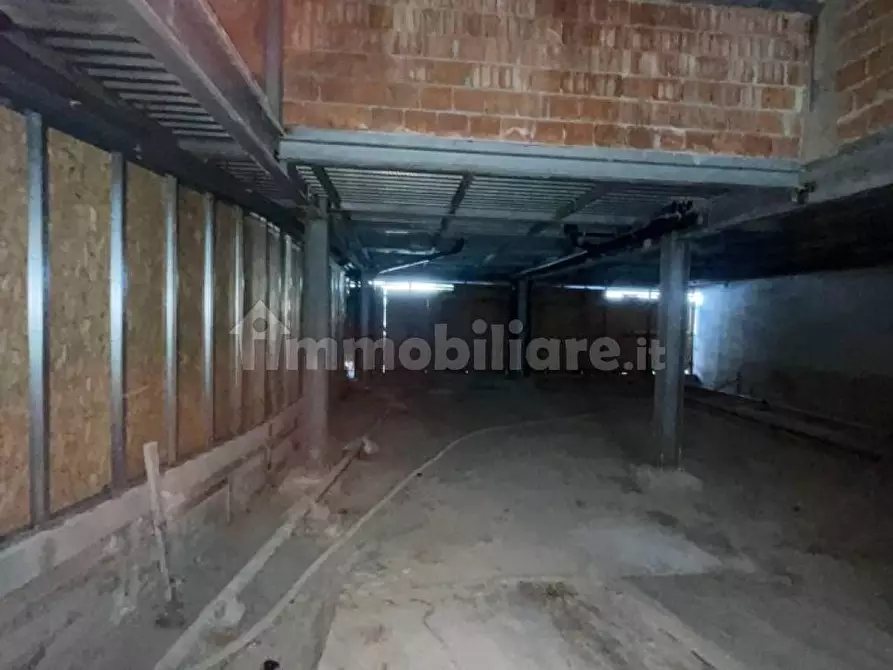 Immagine 10 di Negozio in vendita  in Via Roma 11 a Livorno